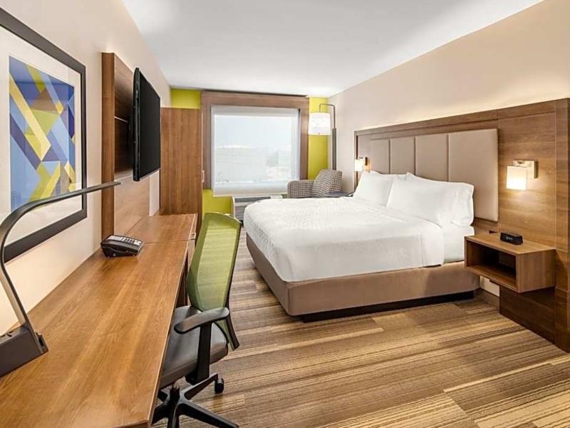 Holiday Inn Express Convention Center/Cruise Port image