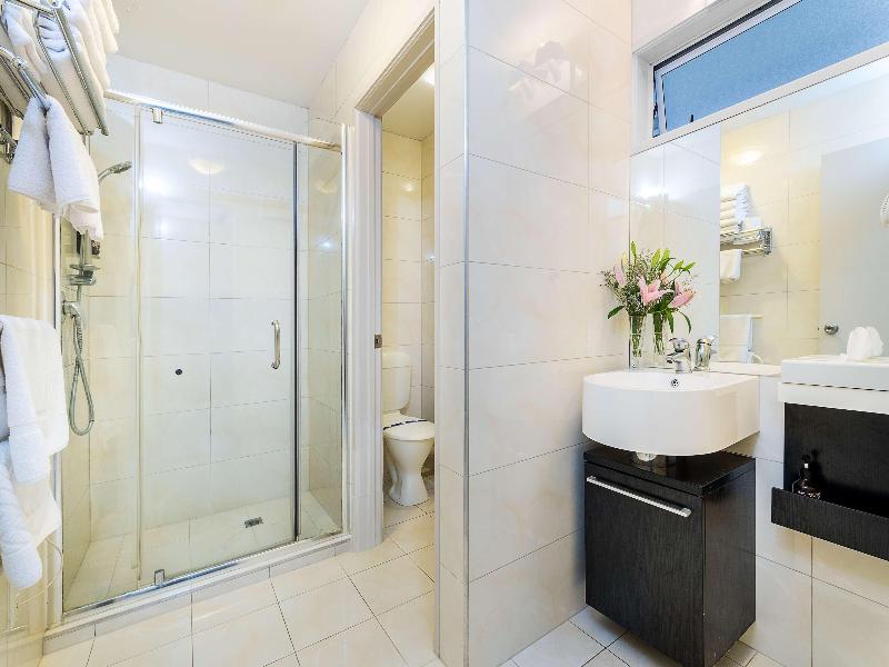 Best Western Newmarket Inn & Suites image