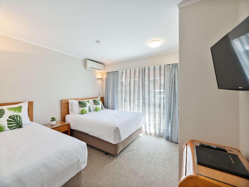 Best Western Newmarket Inn & Suites image