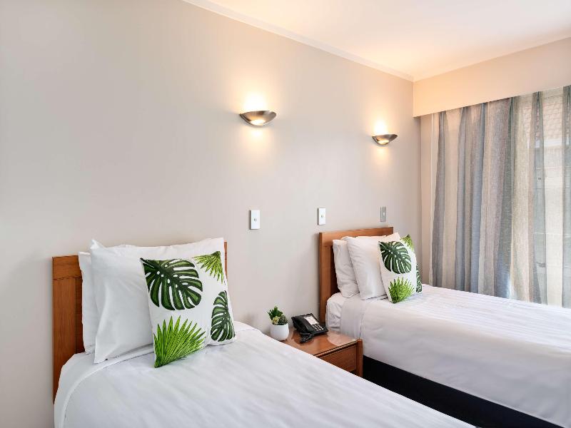 Best Western Newmarket Inn & Suites image