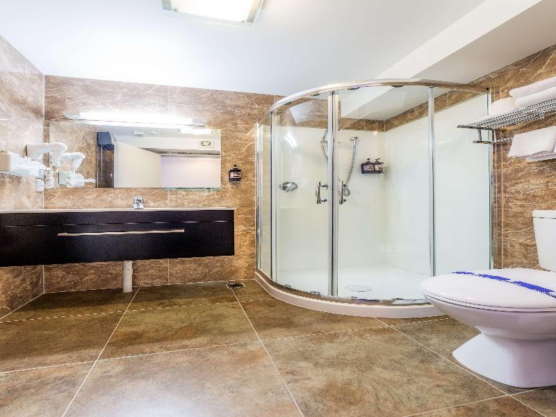 Best Western Newmarket Inn & Suites image