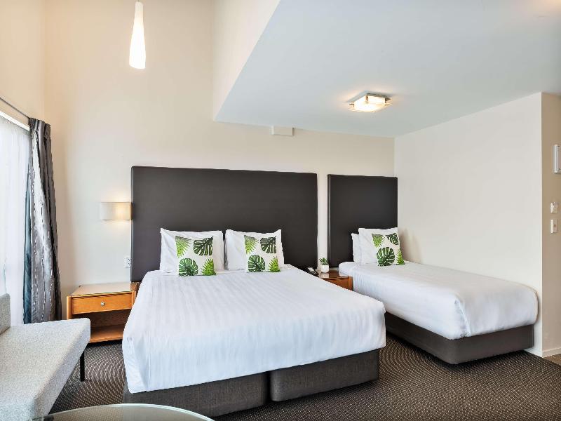 Best Western Newmarket Inn & Suites image