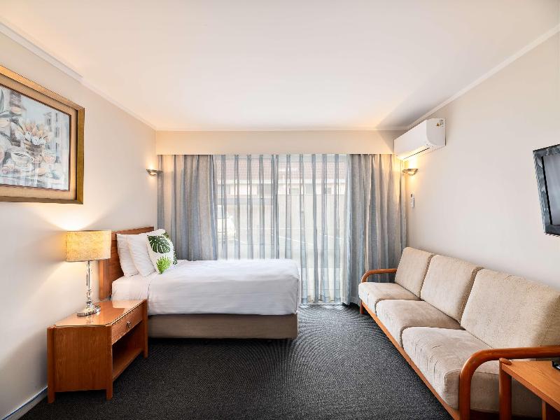 Best Western Newmarket Inn & Suites image