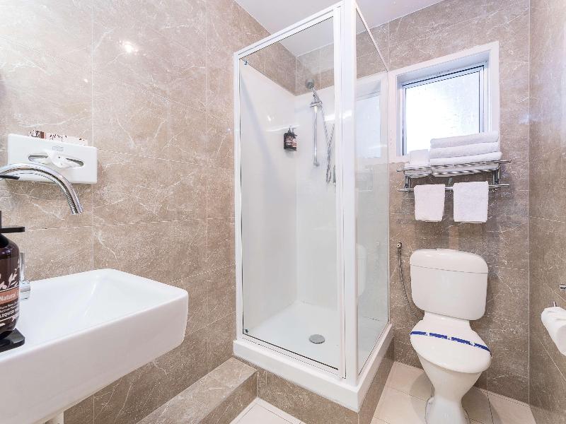 Best Western Newmarket Inn & Suites image