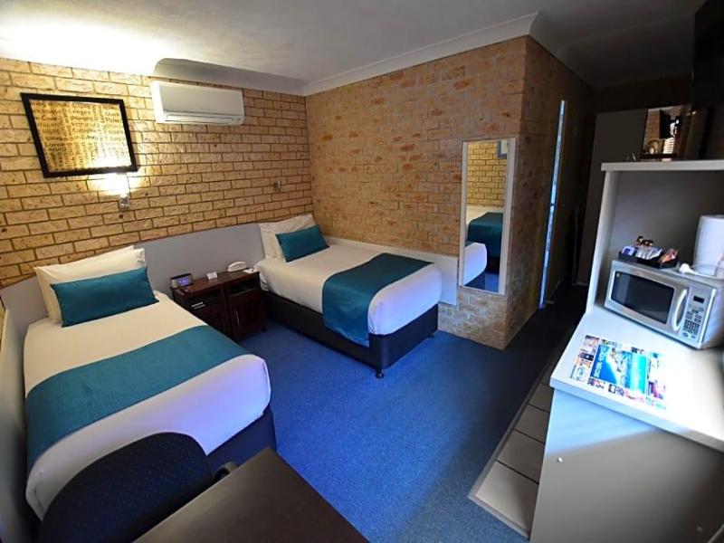 Best Western Kennedy Drive Airport Motel image