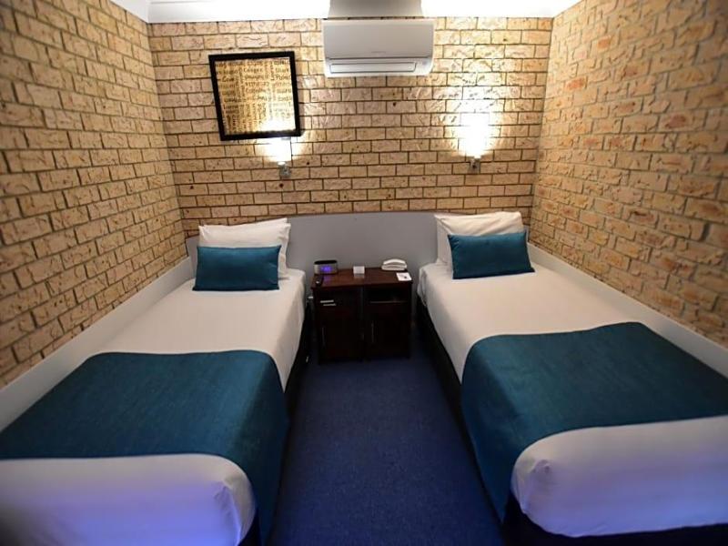 Best Western Kennedy Drive Airport Motel image