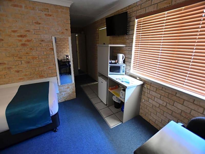 Best Western Kennedy Drive Airport Motel image