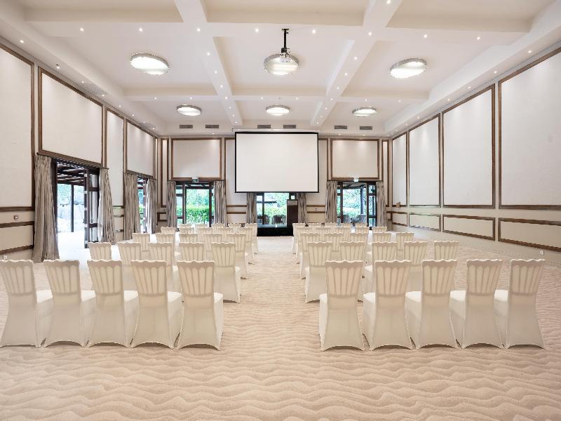 Stay in style at Kempinski Seychelles Resort