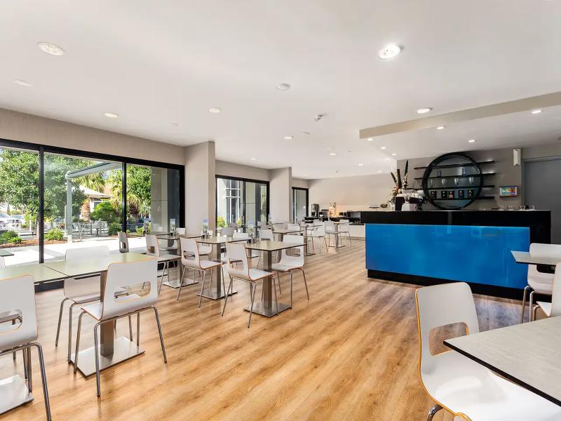 Quality Hotel Taylors Lakes image