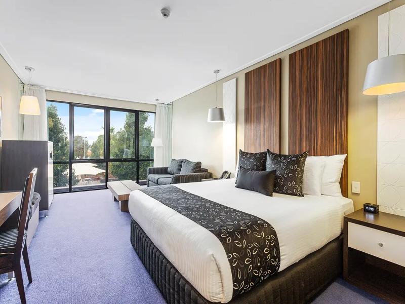 Quality Hotel Taylors Lakes image