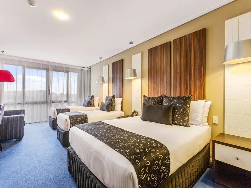 Quality Hotel Taylors Lakes image