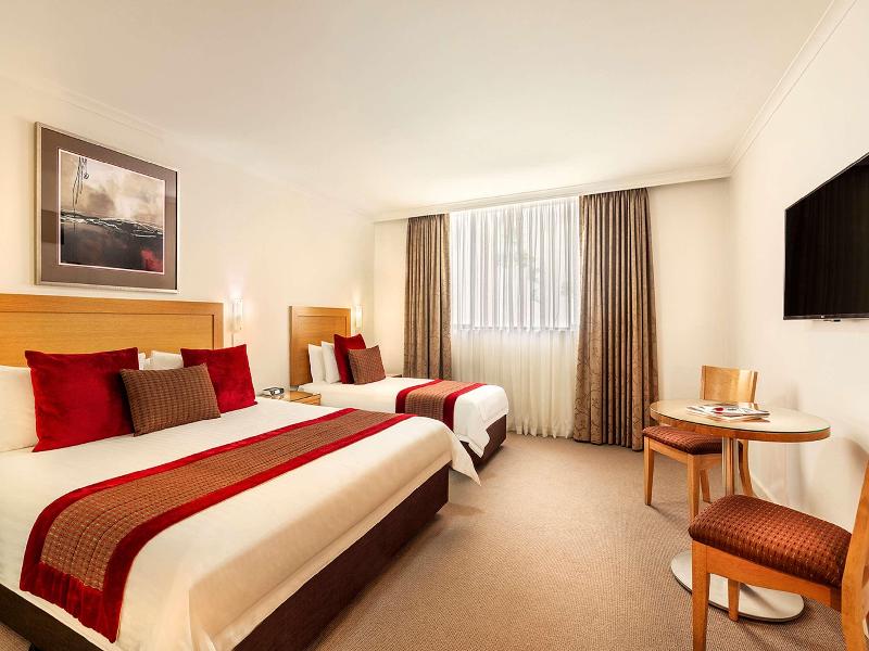 Best Western Plus Travel Inn Hotel image