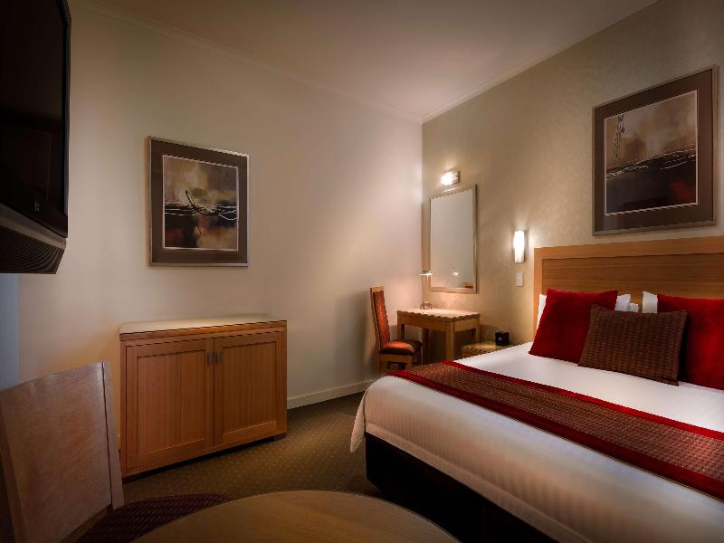 Best Western Plus Travel Inn Hotel image