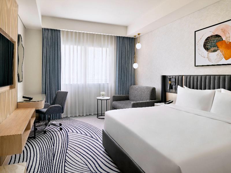 Crowne Plaza Deira image