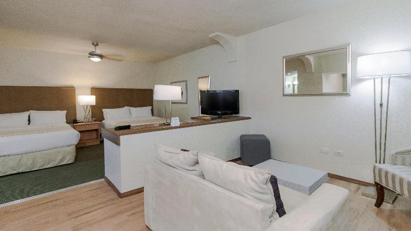 Holiday Inn Hotel & Suites Chihuahua photo 11