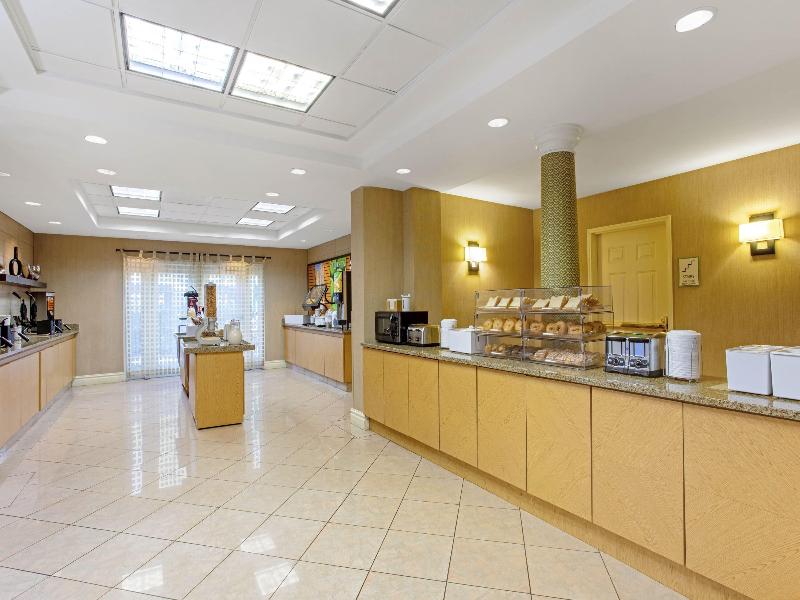 La Quinta Inn and Suites Orlando Convention Center image