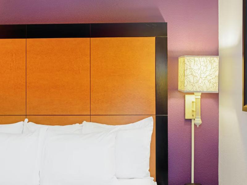 La Quinta Inn and Suites Orlando Convention Center image