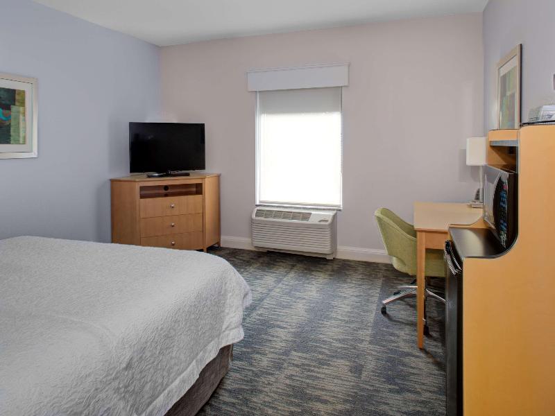 Hampton Inn & Suites Sarasota/Bradenton-Airport image
