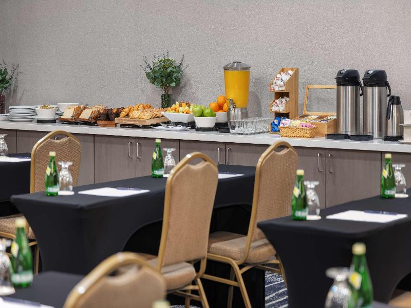 DoubleTree by Hilton Hotel Las Vegas Airport image