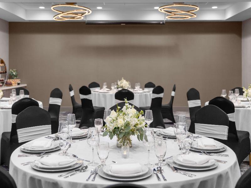 DoubleTree by Hilton Hotel Las Vegas Airport image