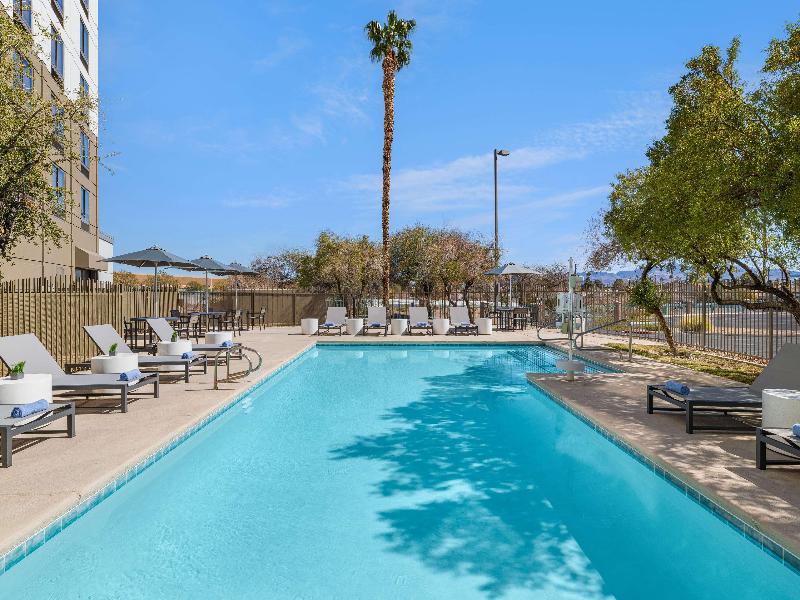 DoubleTree by Hilton Hotel Las Vegas Airport image