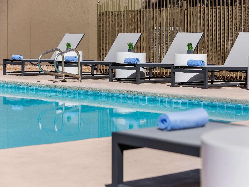 DoubleTree by Hilton Hotel Las Vegas Airport image