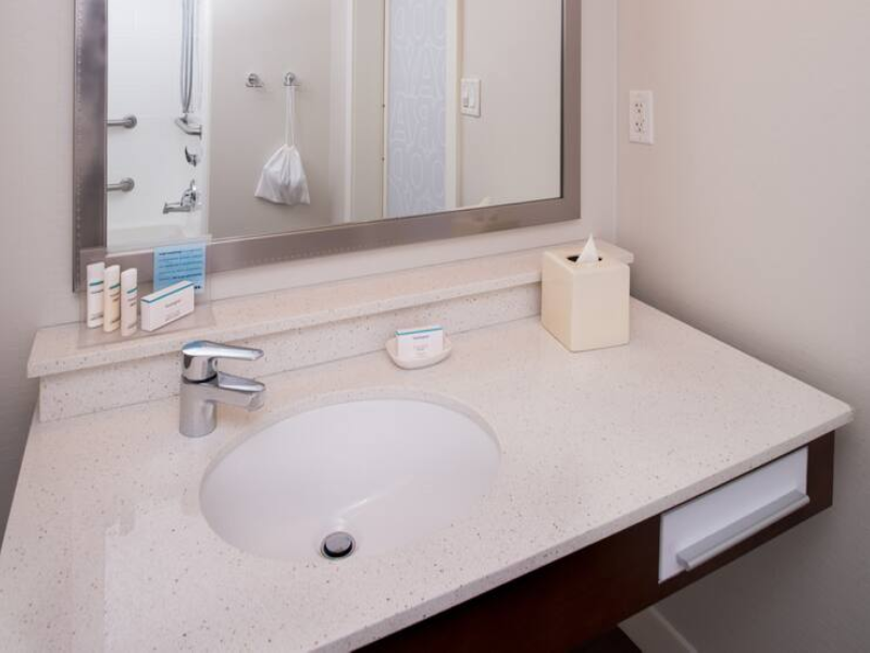 Hampton Inn & Suites Schertz image