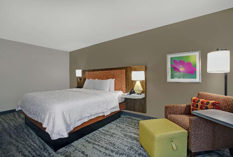 Hampton Inn Salisbury image