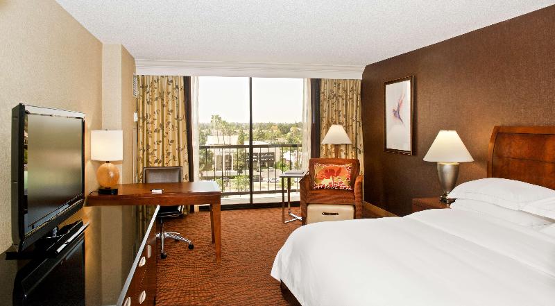 Hilton Orange County Costa Mesa image