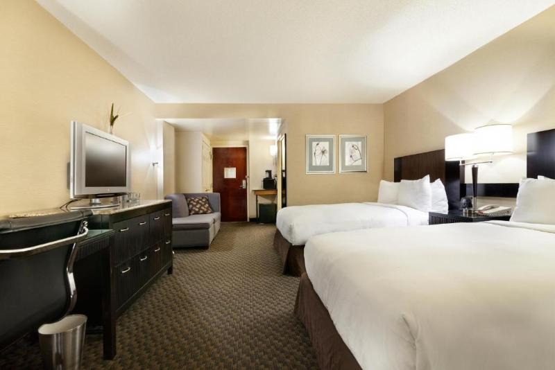 DoubleTree by Hilton Hotel JFK Airport