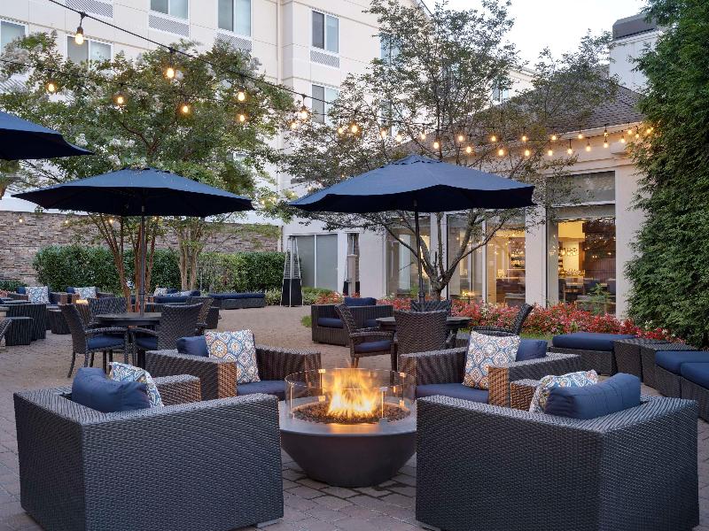 Hilton Garden Inn Melville image