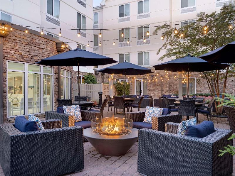 Hilton Garden Inn Melville — general view