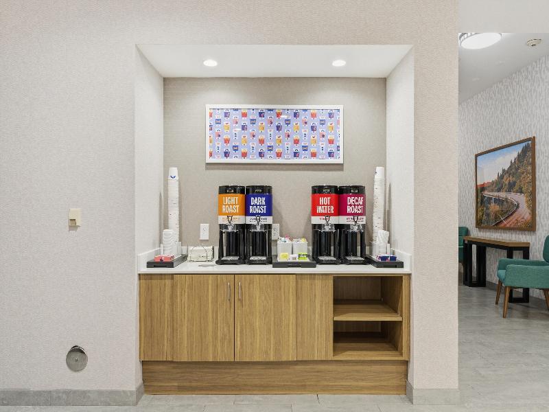 Hampton Inn & Suites Woodstock, VA image