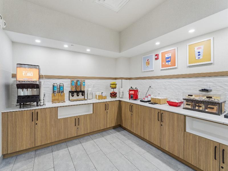 Hampton Inn & Suites Woodstock, VA image