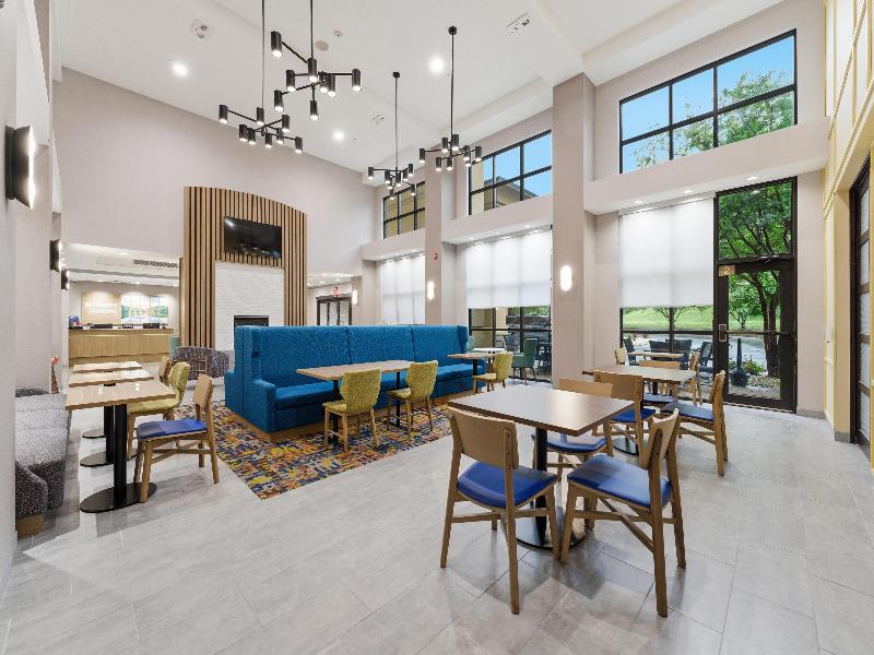 Hampton Inn & Suites Woodstock, VA image