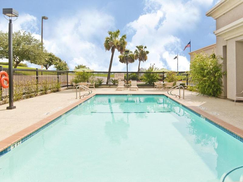 Hampton Inn Livingston image