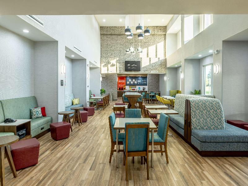 Hampton Inn & Suites Cleburne image