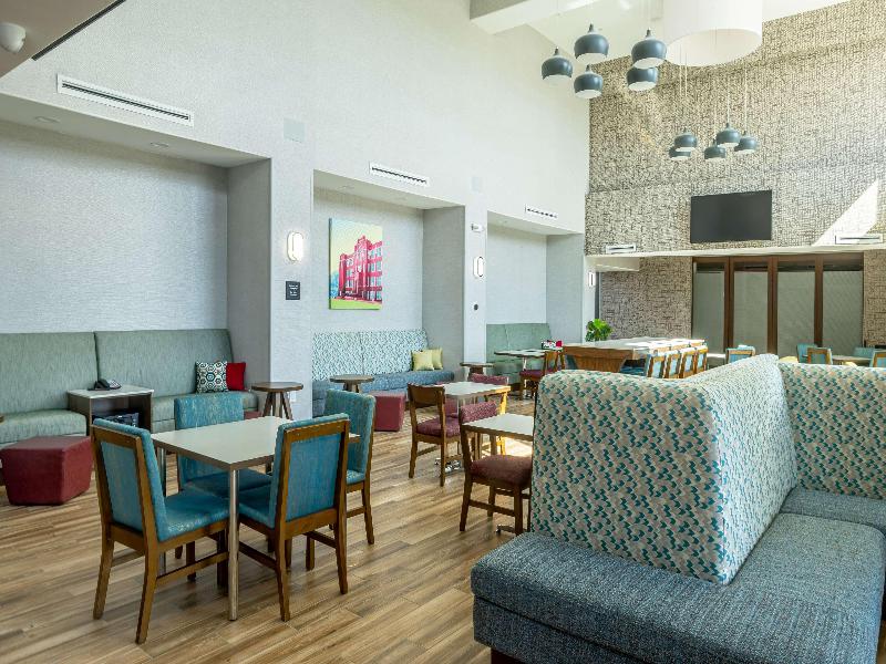 Hampton Inn & Suites Cleburne image