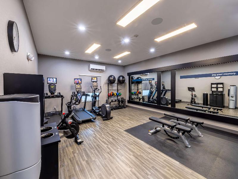 Hampton Inn & Suites Cleburne image