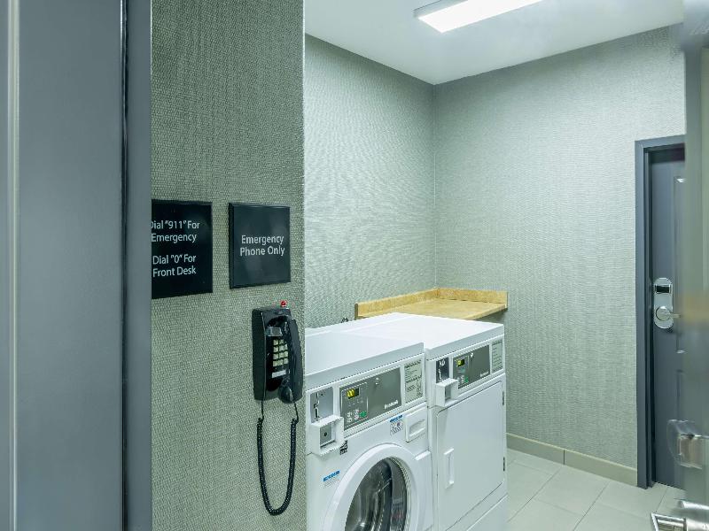 Hampton Inn & Suites Cleburne image