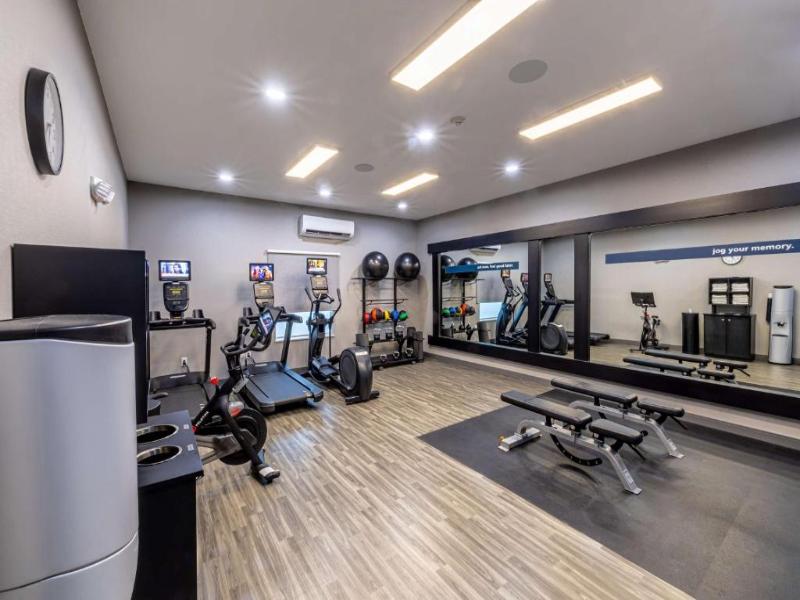 Hampton Inn & Suites Cleburne image