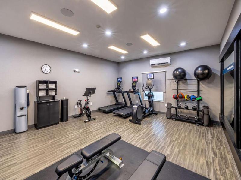 Hampton Inn & Suites Cleburne image