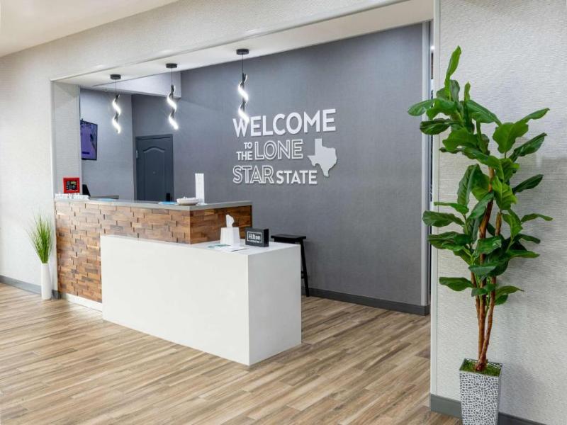 Hampton Inn & Suites Cleburne image