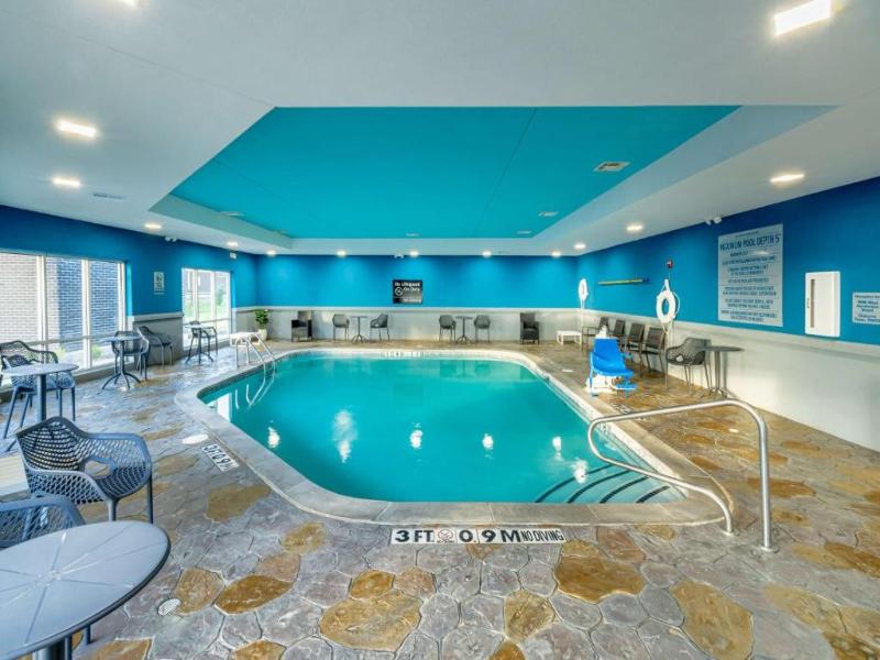 Hampton Inn & Suites Cleburne image