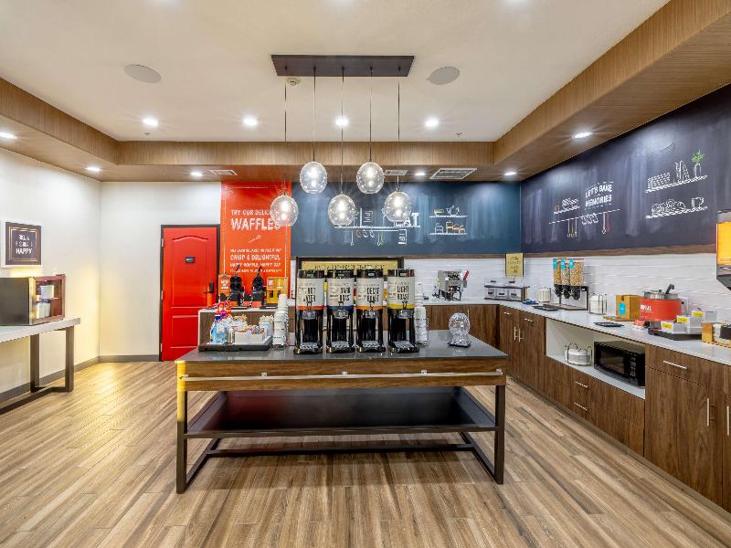 Hampton Inn & Suites Cleburne image