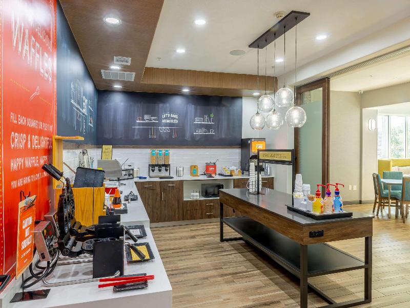 Hampton Inn & Suites Cleburne image