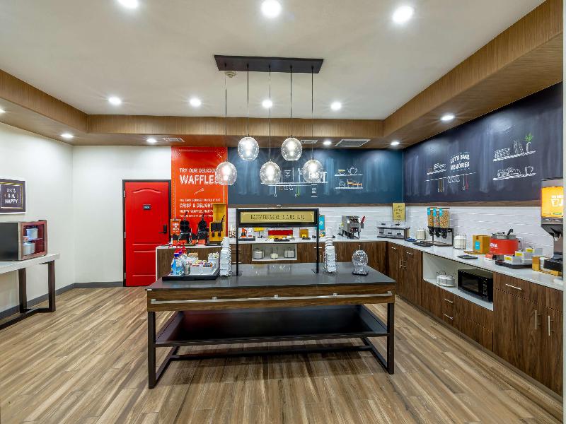 Hampton Inn & Suites Cleburne image