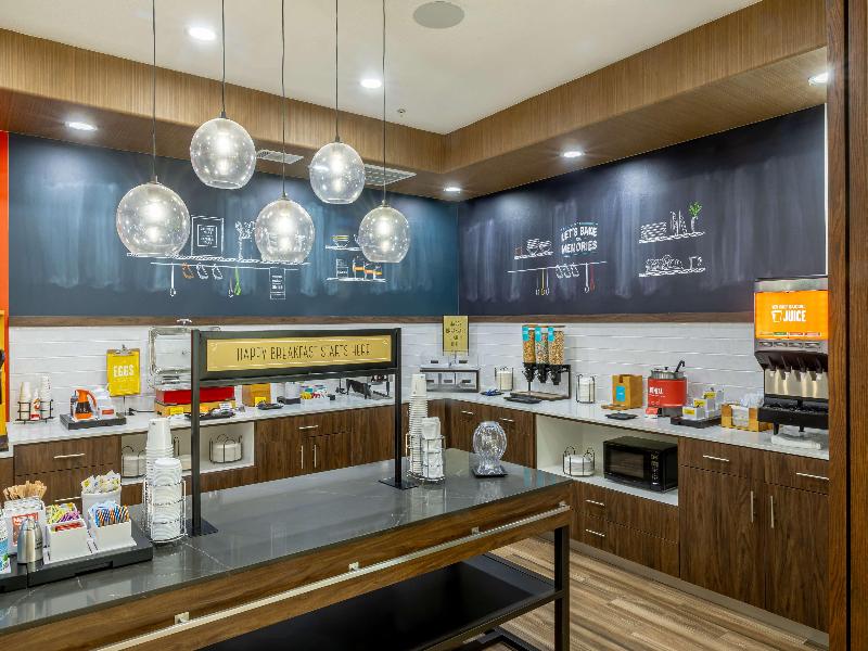 Hampton Inn & Suites Cleburne image