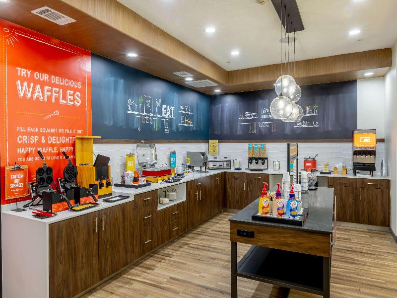 Hampton Inn & Suites Cleburne image