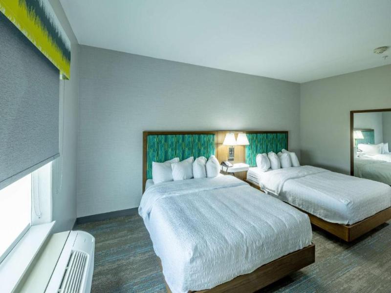 Hampton Inn & Suites Cleburne image